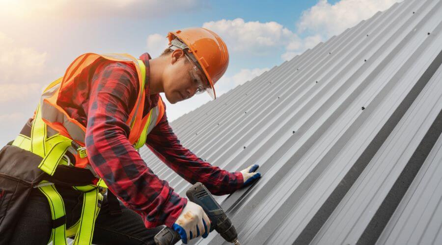 Professional gutter cleaning in Purdy, MO